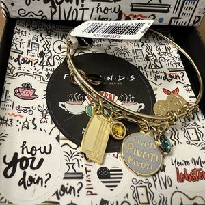 NWT Friends Couch + 'Pivot' Cluster Charm Bangle